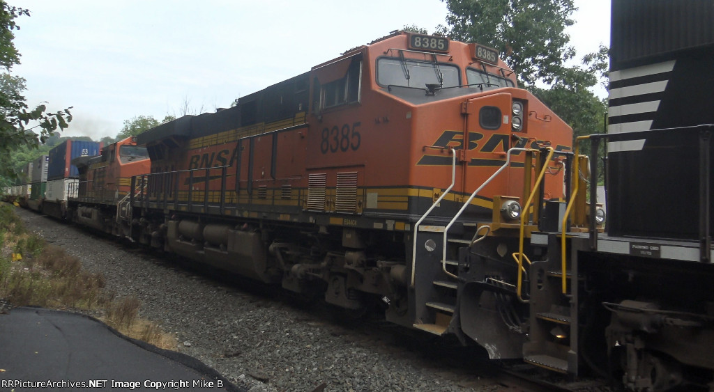 BNSF 8385